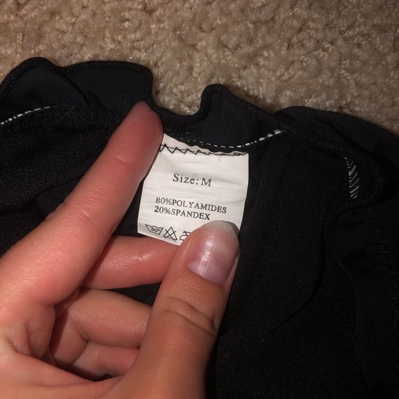 Black swimsuit bottoms - Picture 3 of 3